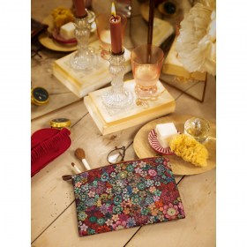 charly-cosmetic-flat-pouch-medium-tutti-i-fiori-pink-24x155x1cm 2